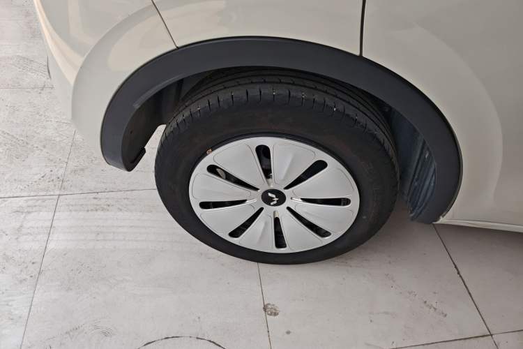 Used Wuling Bingo 2023 203km Light Edition Right Rear Wheel Hub