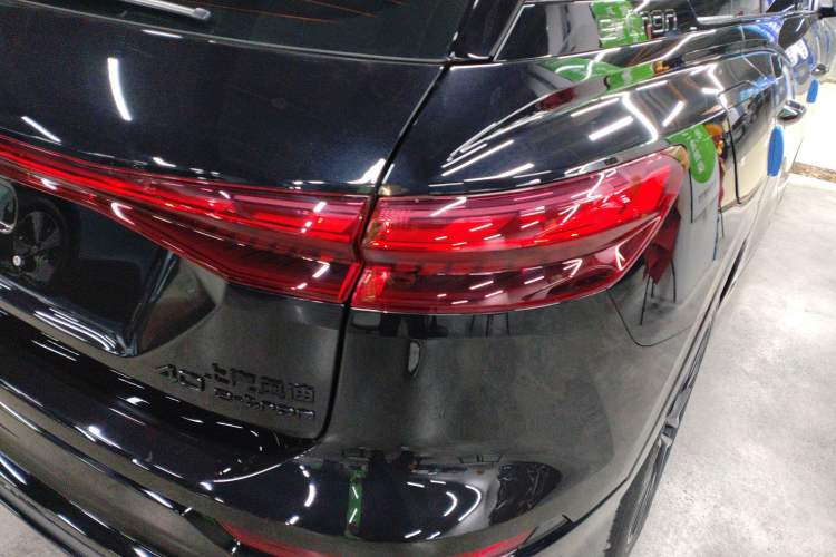 Used Audi Q5 e-tron 2023 40 e-tron Starry Edition Mecha Kit
