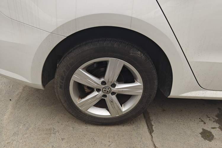 Used Volkswagen Gran Lavida 2017 1.6L Automatic Fashion Edition
