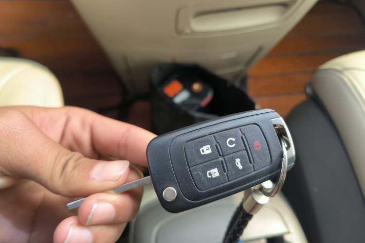 Used Buick GL8 2013 3.0L GT Luxury Business Haoya Edition