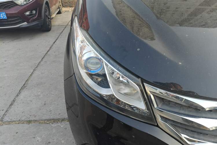 Used SAIC MAXUS G10 2016 2.0T Automatic Elite Edition
