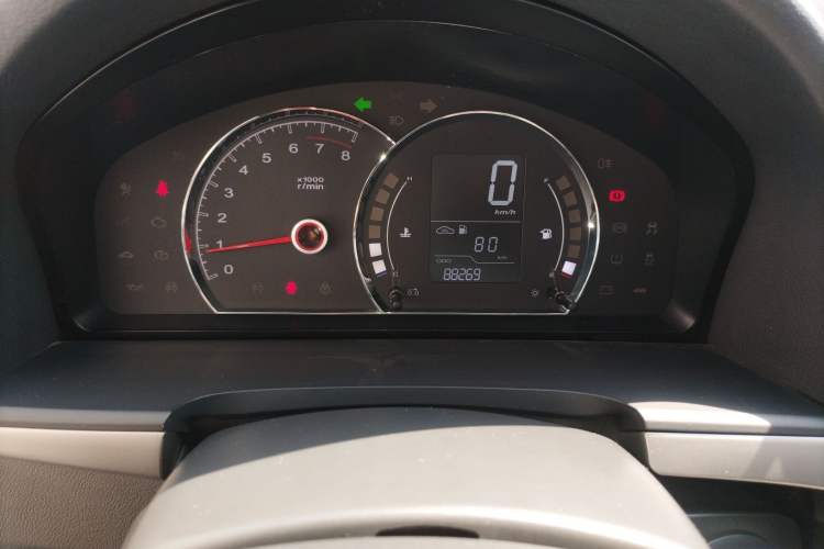 Used Roewe 350 2015 1.5L Manual Luxury Sunroof Edition