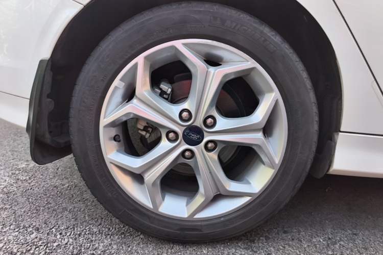 Used Ford Focus 2012 Hatchback 2.0L Automatic Luxury Sport Model