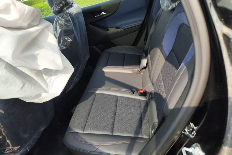 Used Chevrolet Equinox Plus 2024 102km RS Ultimate Edition Left Rear Seat