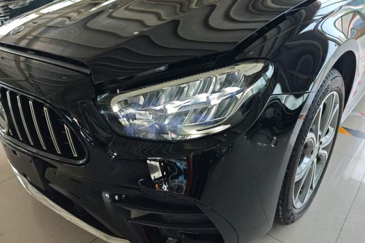 Used Mercedes-Benz E-Class 2022 Revised Version E 300 L Sporty and Stylish Edition
