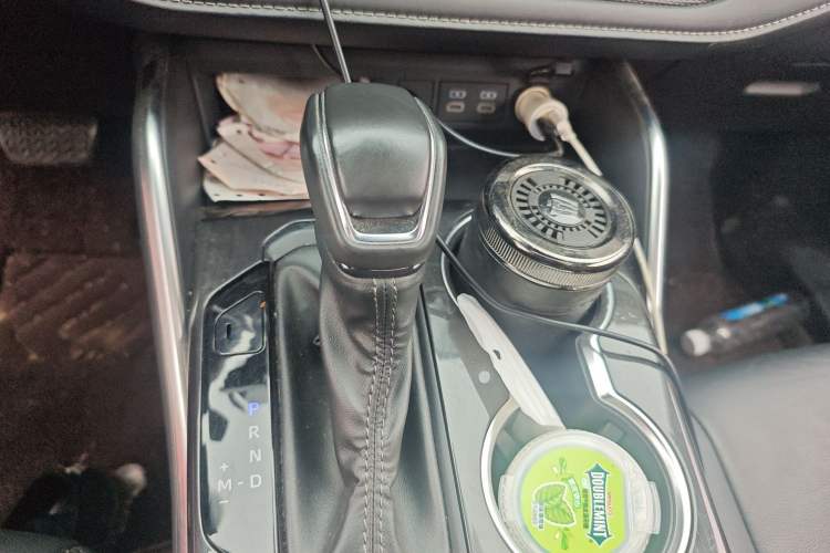 Used Toyota Crown Kluger 2022 2.0T Four-Wheel Drive Enjoyment Edition Gear Lever