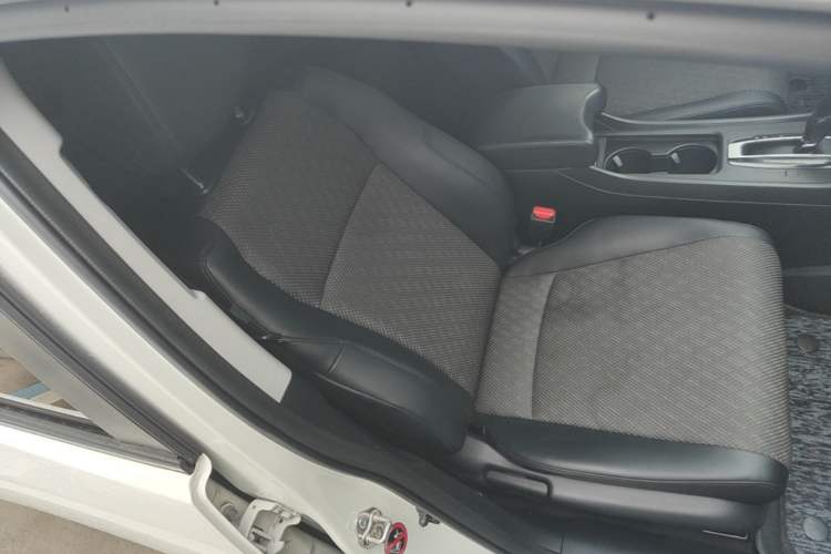 Used Honda Jade 2017 1.8L automatic Comfort version 5 seats
