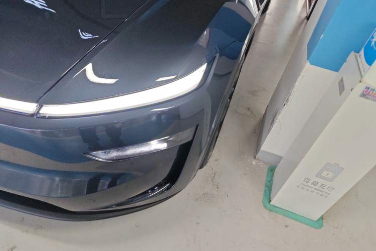 Used Tesla Model Y 2025 Rear-Wheel-Drive Version