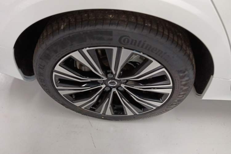 Used Volvo V60 2024 B5 Zhiyuan Luxury Edition
