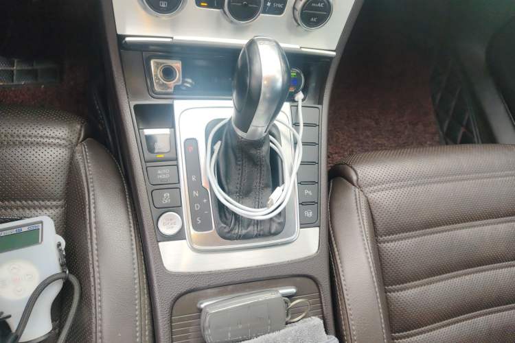 Used Volkswagen FAW-Volkswagen CC 2016 2.0 TSI Ultimate Edition Gear Lever