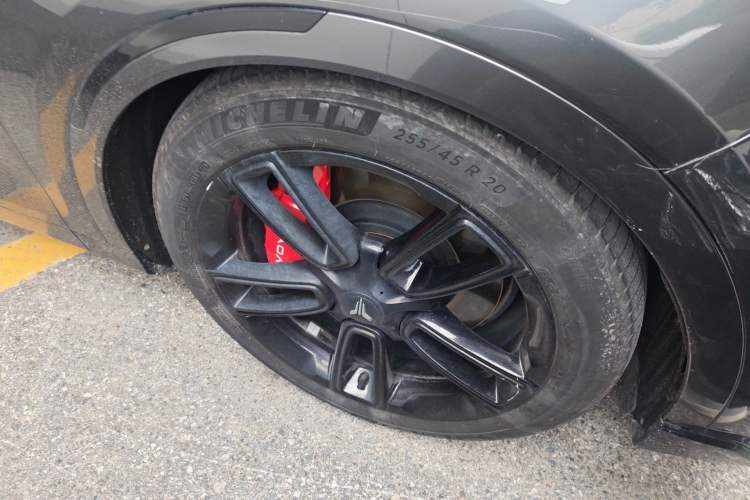 Used VOYAH FREE 2025 318 259 km All-Wheel-Drive Exploration Edition