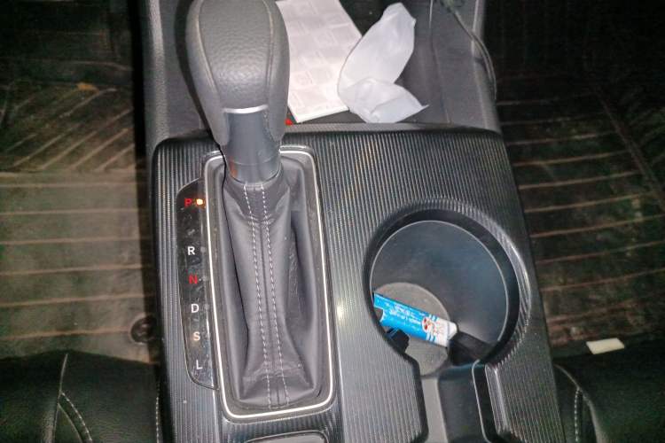 Used Honda Civic 2023 240TURBO CVT Dynamic Edition Gear Lever