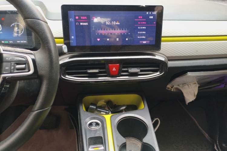 Used SOL E10X 2021 302 km Range Fashion Edition 31.4 kWh Audio And AC Panel