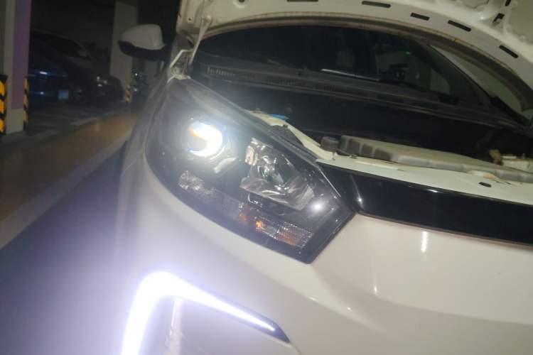 Used BAIC New Energy EC5 2019 New Style Edition Right Front Headlight