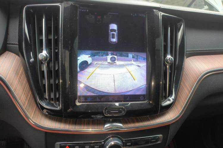 Used Volvo XC60 2022 B5 4x4 Smart Luxury Edition
