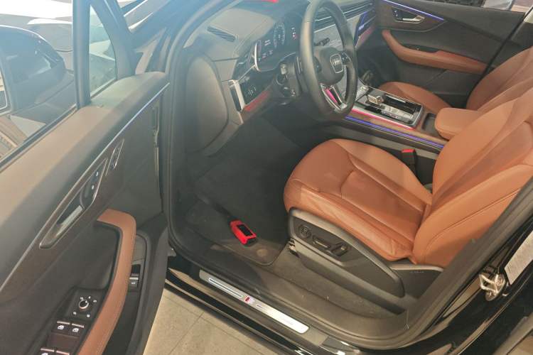 Used Audi Q7 2024 45 TFSI quattro S line Black Warrior Edition
