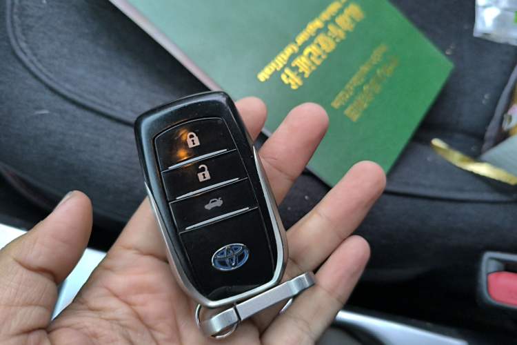 Used Toyota Levin 2016 Dual-Engine 1.8H GS E-CVT Elite Model with Sunroof
