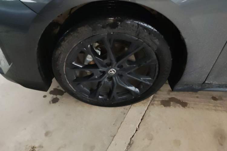 Used CHANGAN UNI-V 2025 1.5T 500Bar Prestige Version
