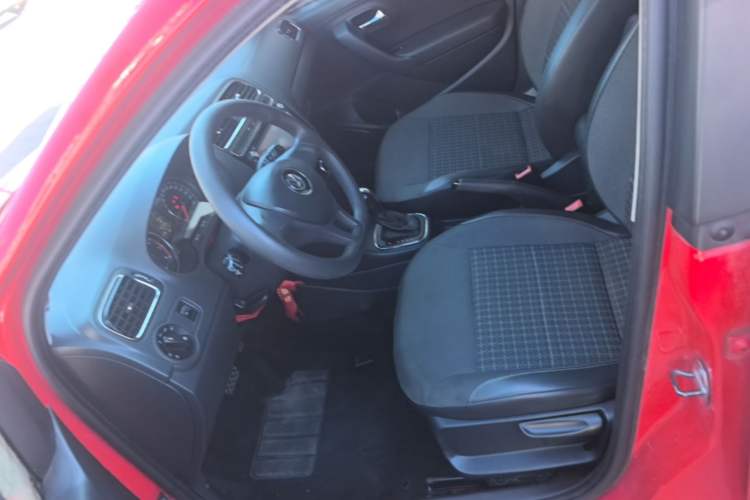 Used Volkswagen Polo 2014 1.6L Automatic Comfort Edition
