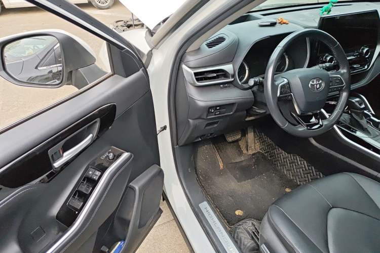 Used Toyota Highlander 2022 Dual-Engine 2.5L Four-Wheel Drive Prestige Version 7 Seats