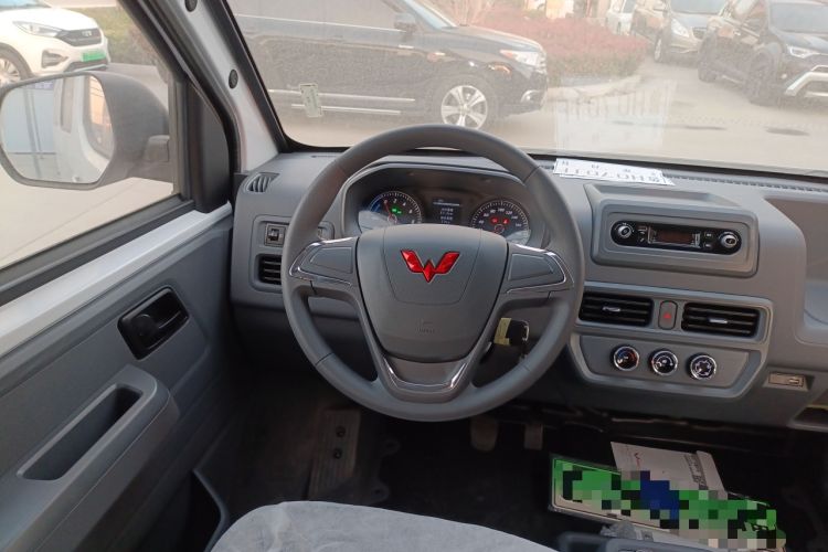 Used Wuling Yangguang 2025 Model 400km Bus Edition—Comfort Edition