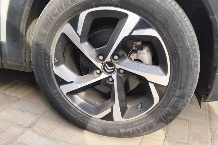 Used Citroen C5 AIRCROSS 2017 350THP Fashion Edition Right Front Wheel Hub