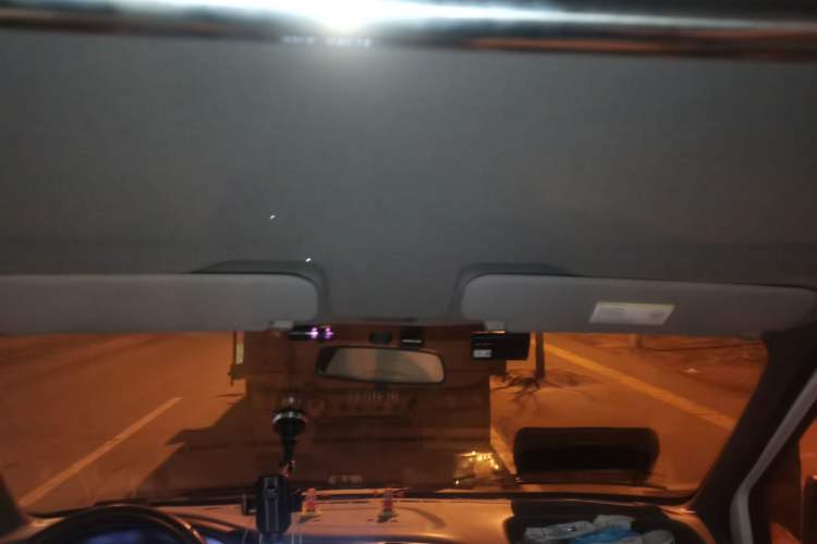 Used JMC Transit 2019 2.8T Commercial Version Long Wheelbase Mid-Roof 6-Seater Rear Single Tire China VI Emission Standard – JX493 Headliner