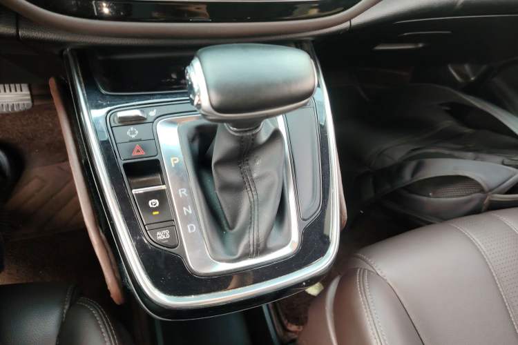 Used GAC Trumpchi M6 2021 270T DCT Luxury Edition (6-seater) Gear Lever