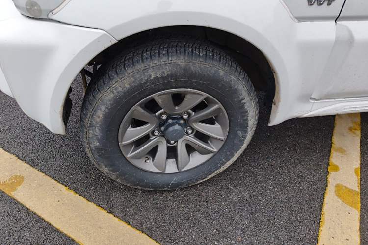 Used Suzuki Jimny 2015 1.3 AT JLX Left Front Wheel Hub