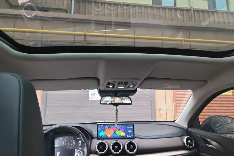 Used Wey VV5 2021 1.5T Two-Wheel Drive Smart Pioneer