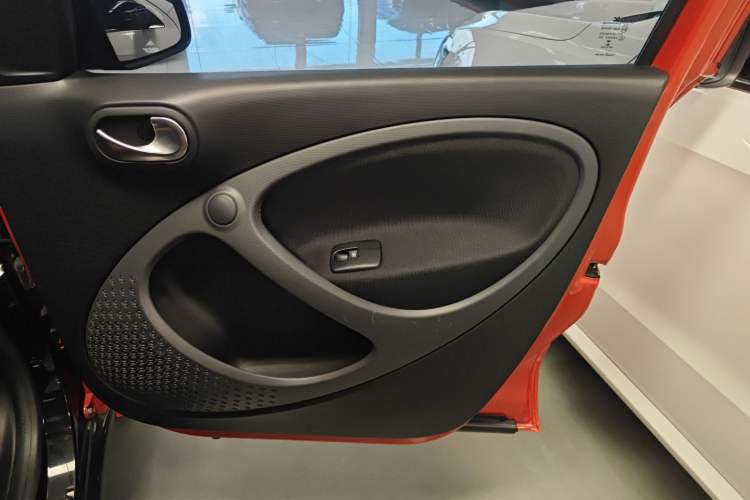 Used smart forfour 2016 1.0L 52 kW Passion Edition
