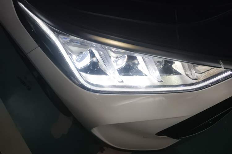 Used BYD Song PLUS New Energy 2021 DM-i 110KM Flagship PLUS Right Front Headlight