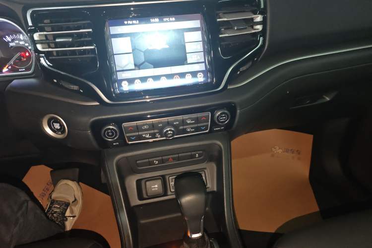 Used Jeep Commander 2018 2.0T Two-Wheel Drive Enjoyment Version China VI Emission Standard