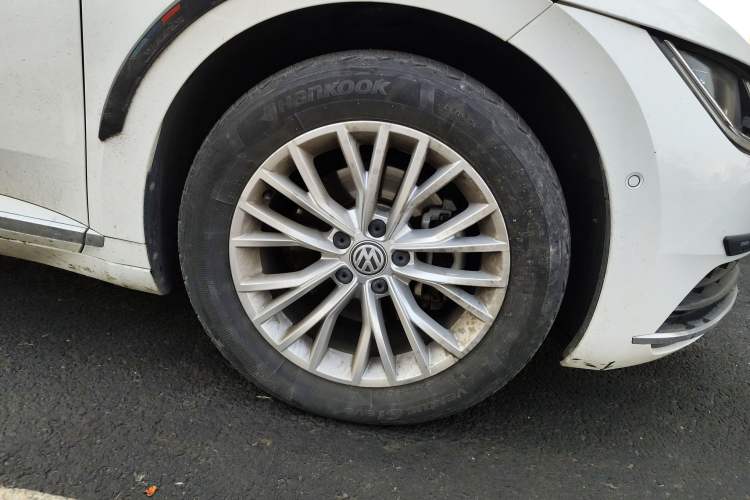 Used Volkswagen FAW-Volkswagen CC 2019 330TSI Glamour Edition China V Standard Right Front Wheel Hub