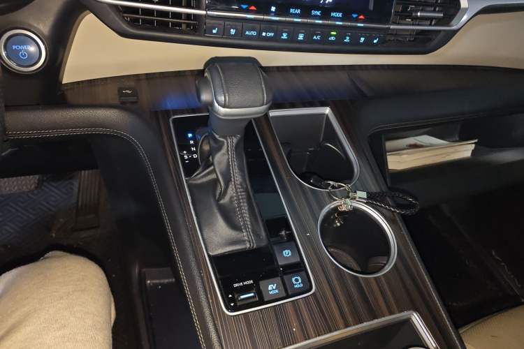 Used Toyota SIENNA 2021 2.5L Hybrid Ultimate Edition Gear Lever