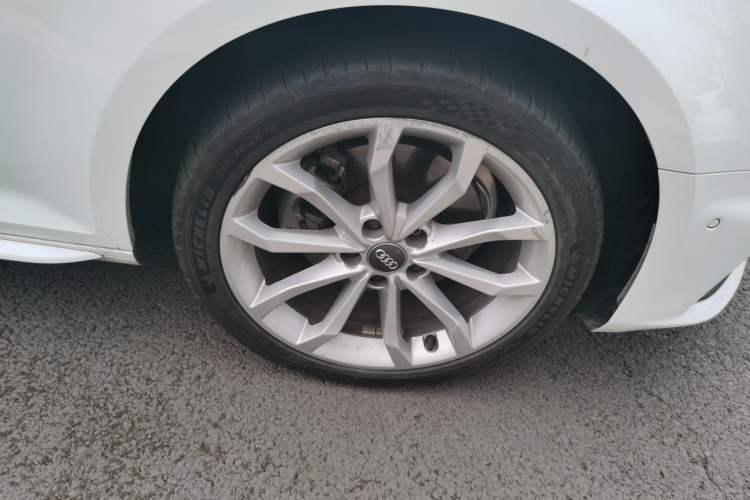 Used Audi A4L 2019 40 TFSI Fashion Edition China VI Emission Standard
