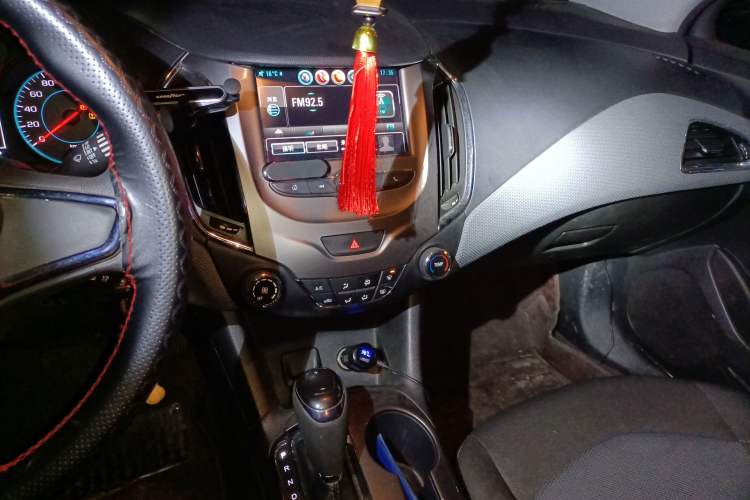 Used Chevrolet Cruze 2017 1.5L Automatic Pioneer Sunroof Edition
