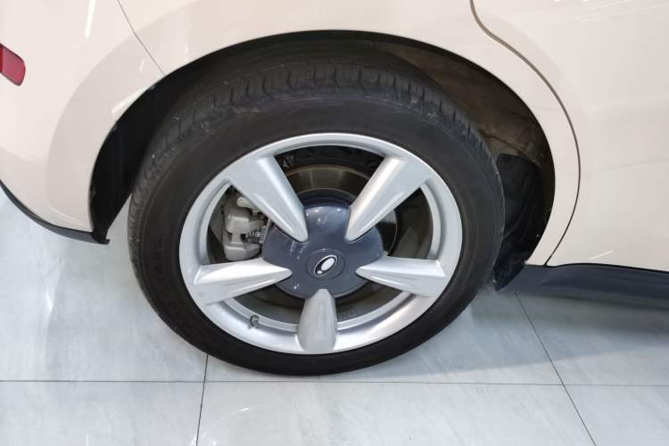 Used ORA Good Cat 2023 401 km Standard Range Luxury Version Lithium Iron Phosphate
