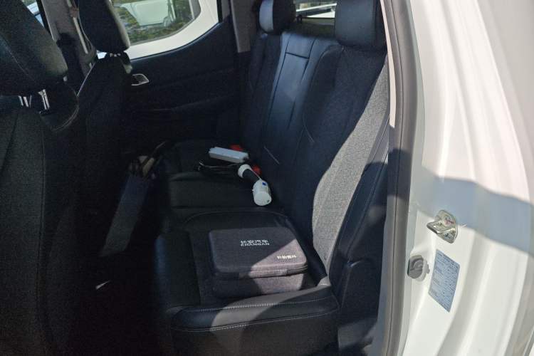 Used Changan Hunter 2024 Warrior Edition Luxury Model Dual-Motor All-Wheel Drive with Extra-Long Cargo Box
