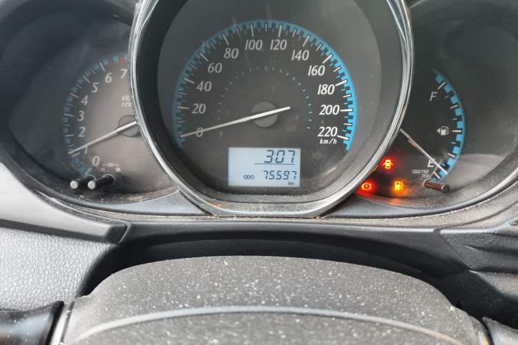 Used Toyota YARiS L Zhi Xiang 2017 1.3E Manual Charm Edition Odometer Close Up