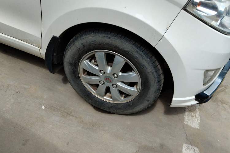 Used Wuling Hongguang 2016 1.5L Restyled S Comfort Version Right Front Wheel Hub