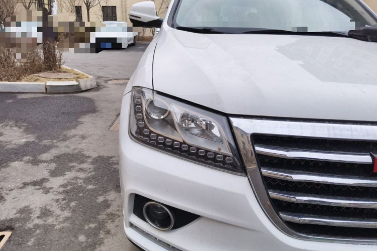 Used Haval H2 2016 Red-Label 1.5T Automatic Two-Wheel Drive Luxury Model
