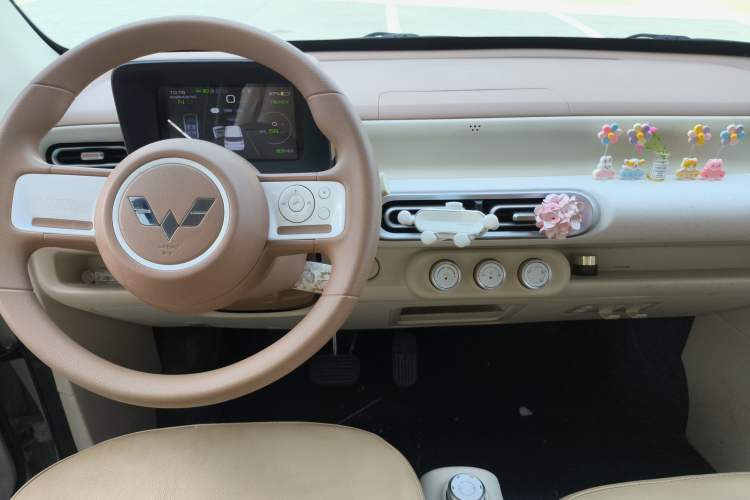 Used Wuling Hongguang MINIEV 2024 3rd Generation 215km Youth Edition Audio And AC Panel