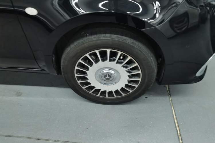 Used Mercedes-Benz Vito 2018 2.0T Business Version China V Emission Standard Right Front Wheel Hub