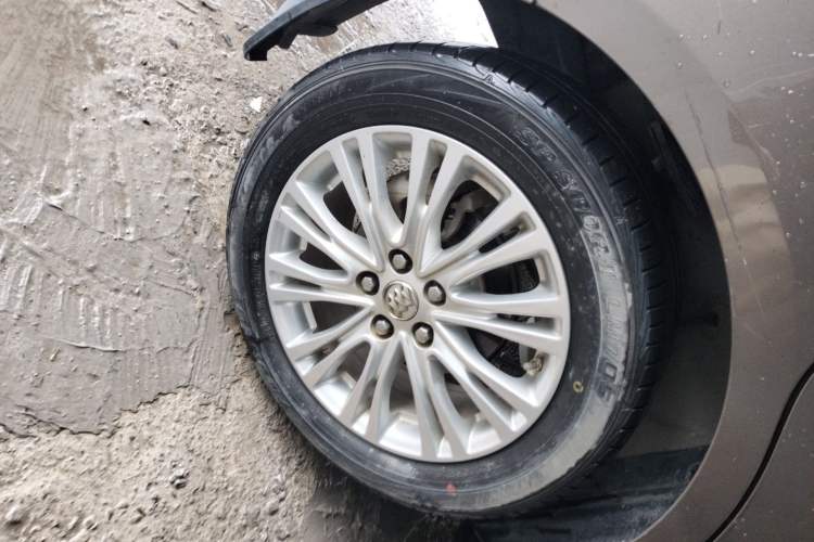 Used Buick GT 2017 15N Automatic Elite Version Exterior 3