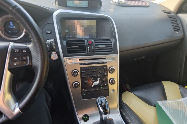 Used Volvo XC60 2011 2.0T ZhiZun Edition
