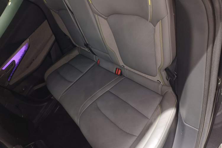 Used Lynk & Co 08 EM-P 2023 245km Ultra-Long Range Halo Left Rear Seat