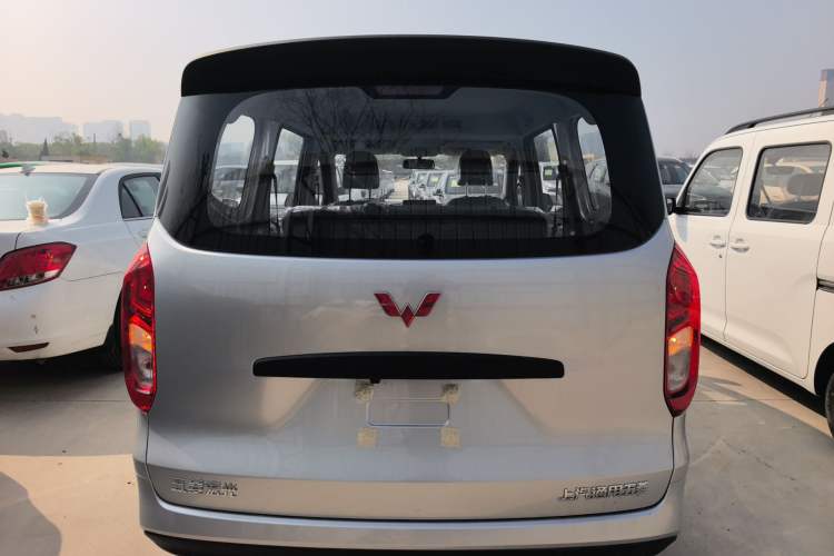 Used Wuling Hongguang New Energy 2024 All-Electric Model 300KM Standard Version Rear