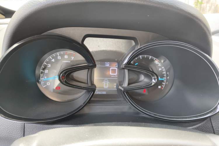 Used Dongfeng Aeolus AX7 2015 2.3L Automatic ZhiZun Version
