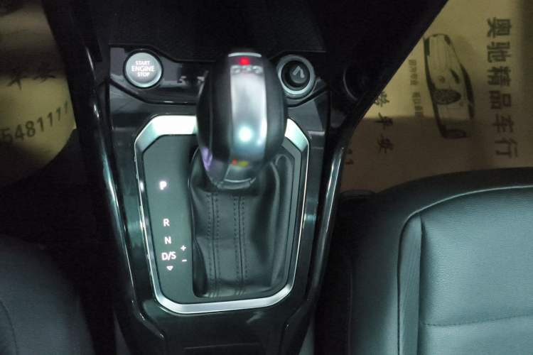 Used Volkswagen T-ROC 2021 280TSI DSG Two-Wheel Drive Comfort Connect Edition